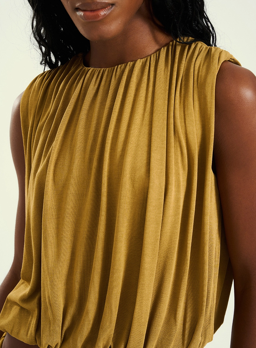 Blusa Feminina Com Gola Redonda Bege 3
