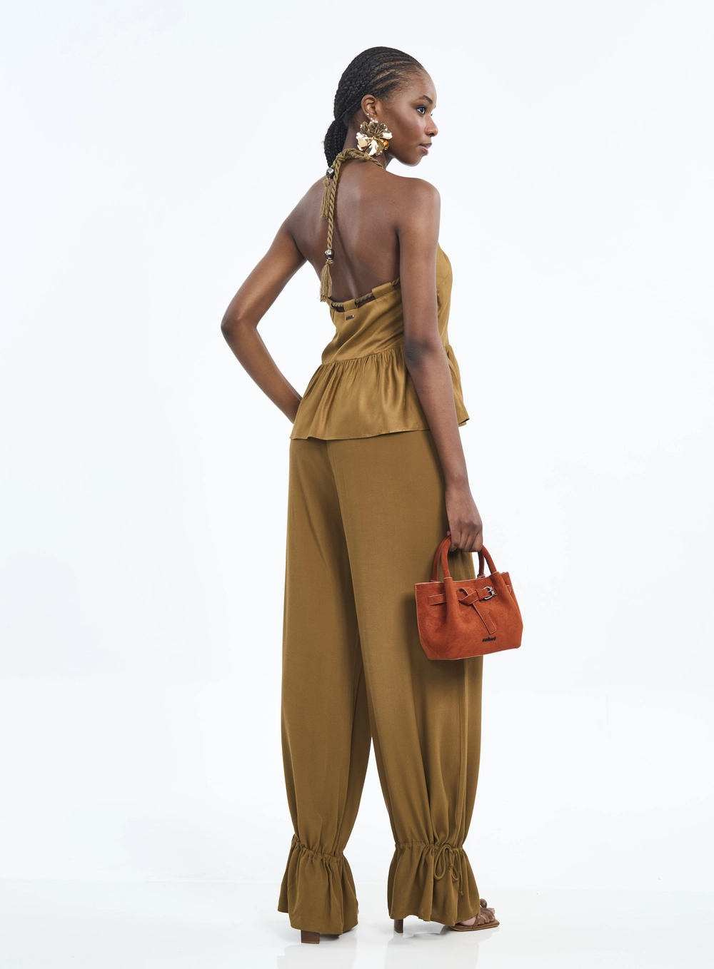 Calça Feminina Com Ajuste Na Barra E Elástico Marrom