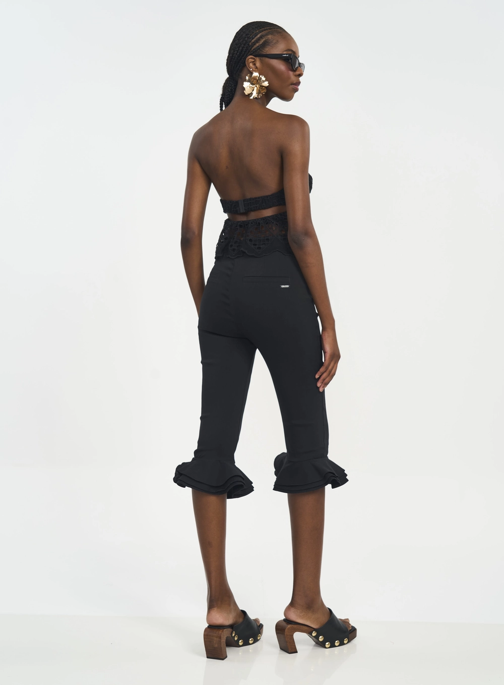 Calça Feminina Cropped Com Babados Preto