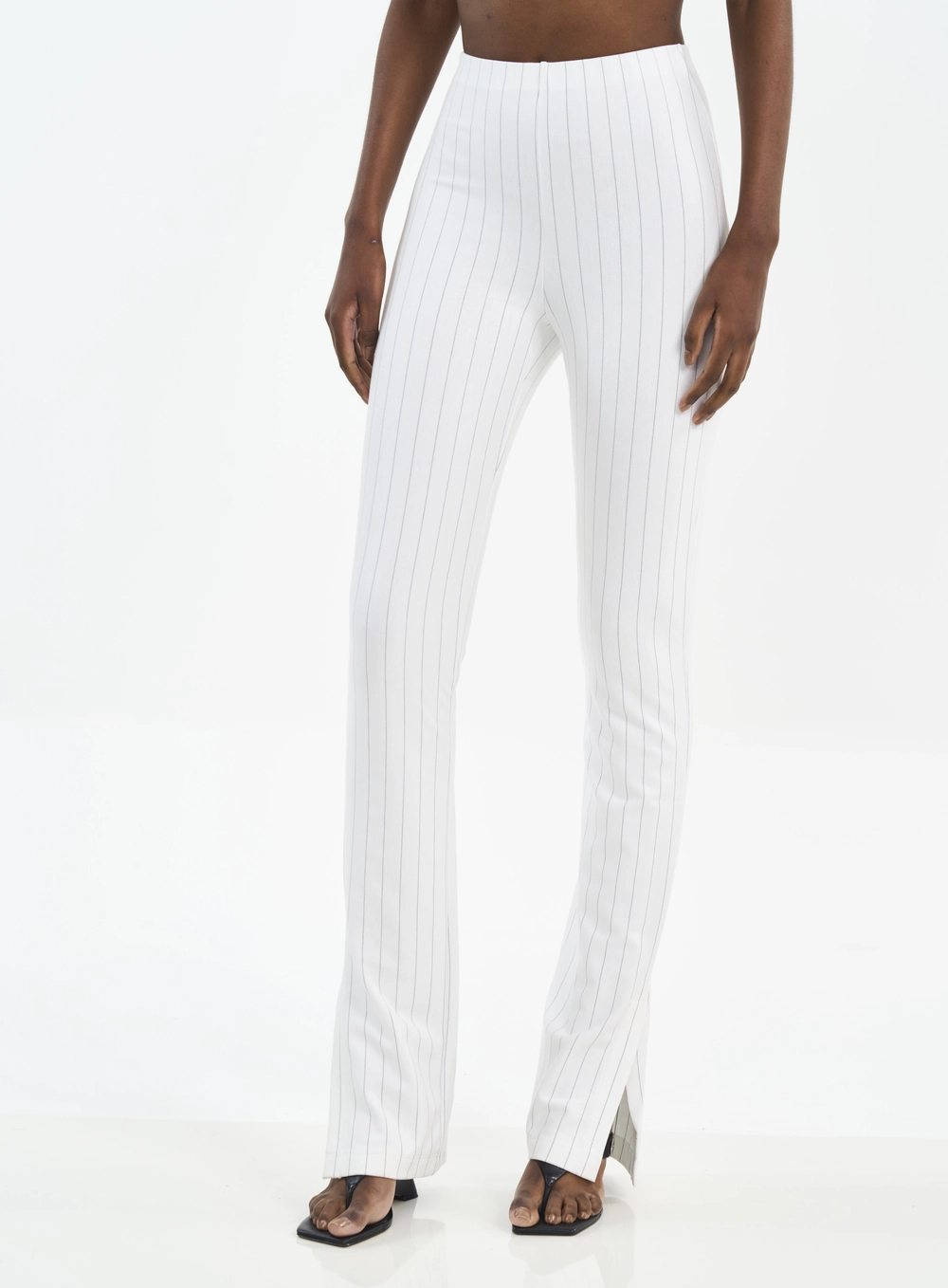 Calça Feminina Risca De Giz Com Fenda Estampados