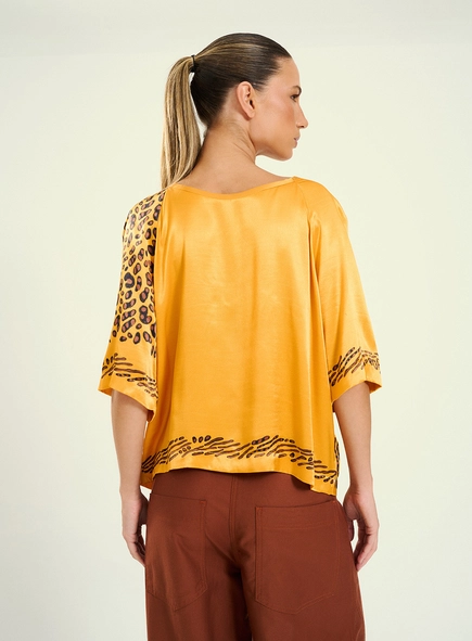 Blusa Feminina Com Estampa Frontal