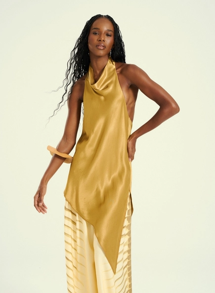 Blusa Feminina Assimétrica Com Costas Abertas