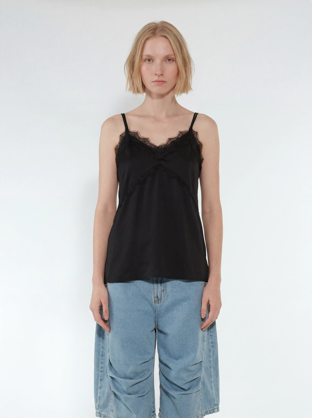 Blusa Comfort Com Detalhe Renda Preto 3