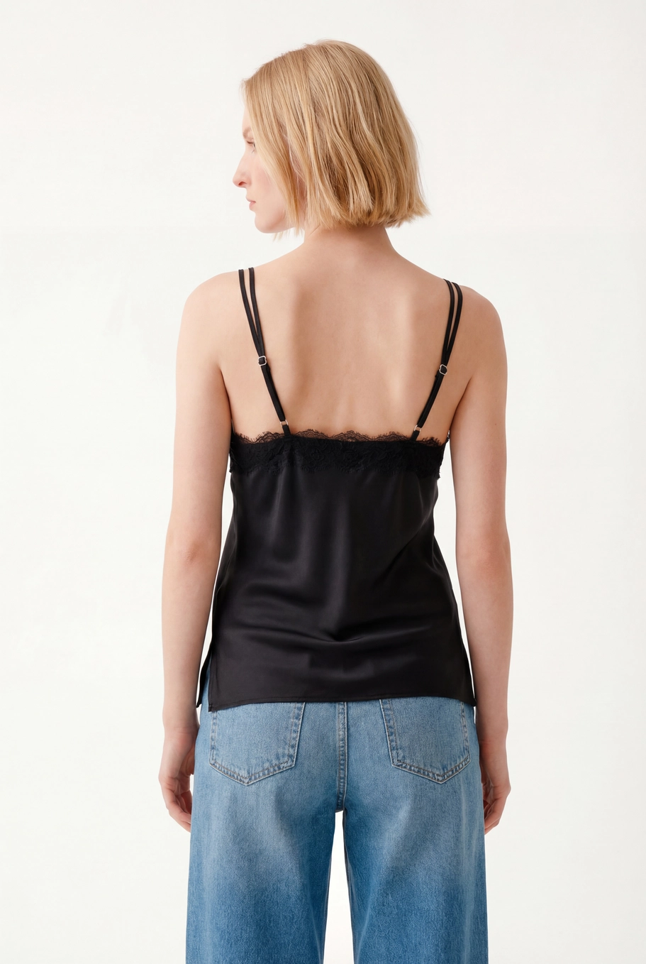 Blusa Comfort Com Detalhe Renda Preto 4