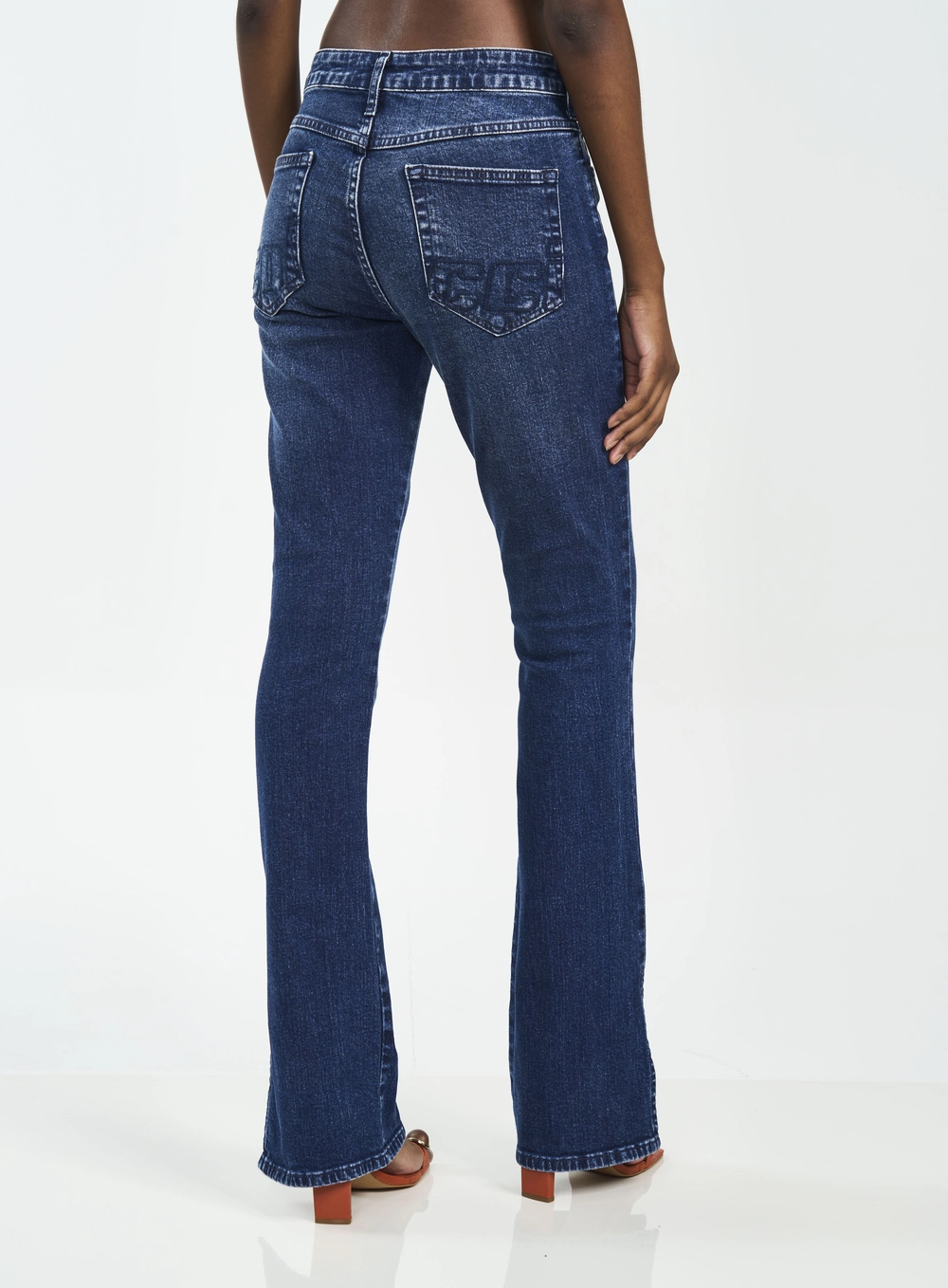 Calça Feminina Jeans Reta Com Fenda Índigo