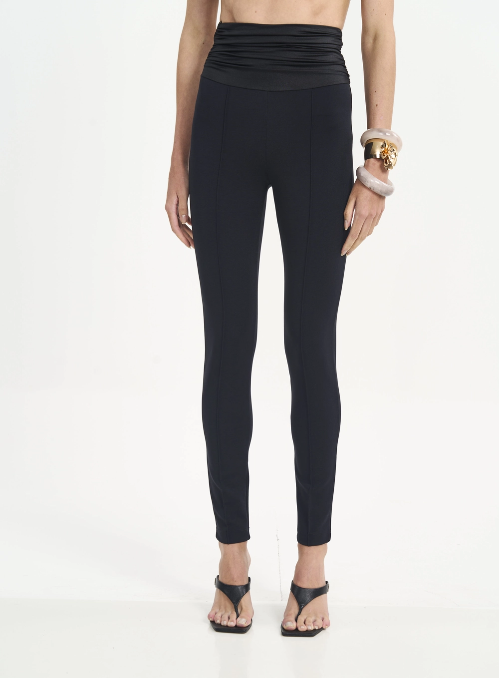 Calça Feminina Skinny Com Recortes E Cintura Alta Preto