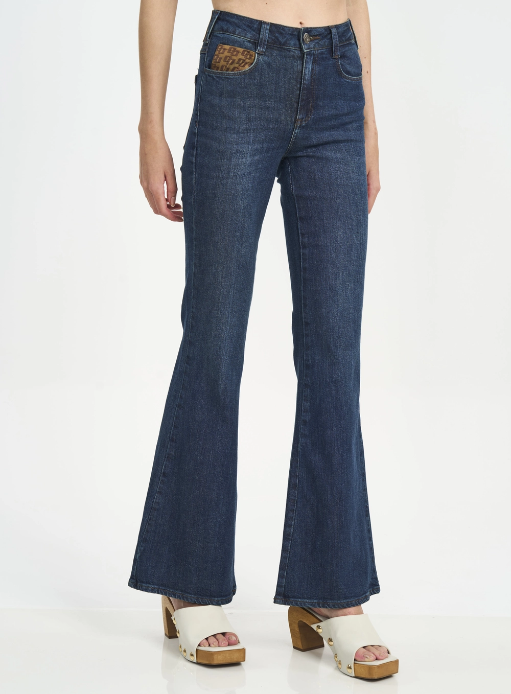 Calça Feminina Flare Com Bolsos Índigo