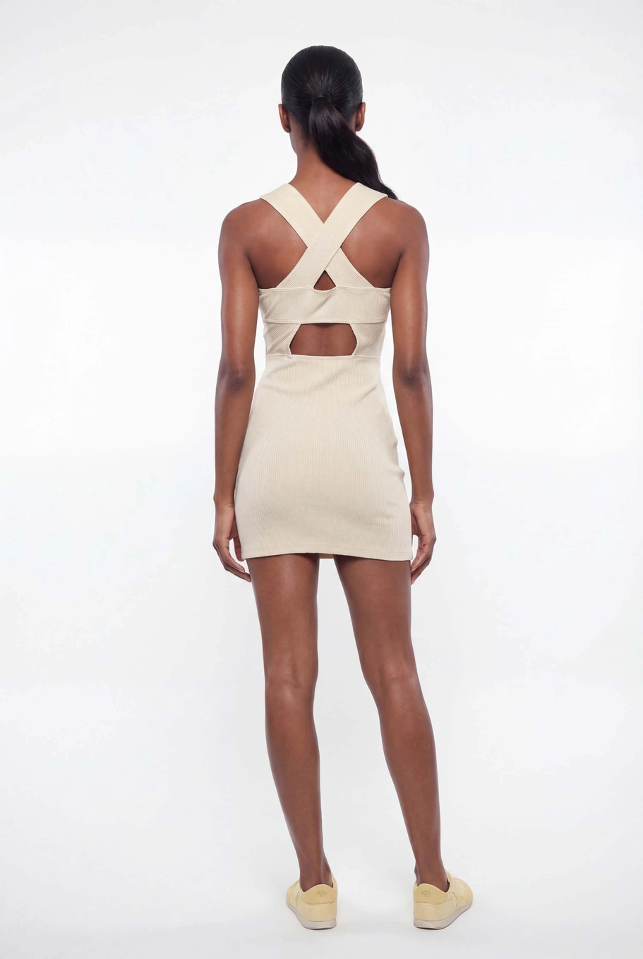 Vestido Curto Canelado Slim Bege 2