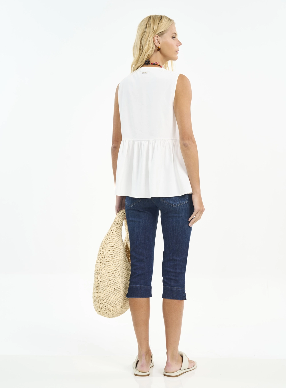 Calça Feminina Jeans Capri Com Barra Dobrada Índigo