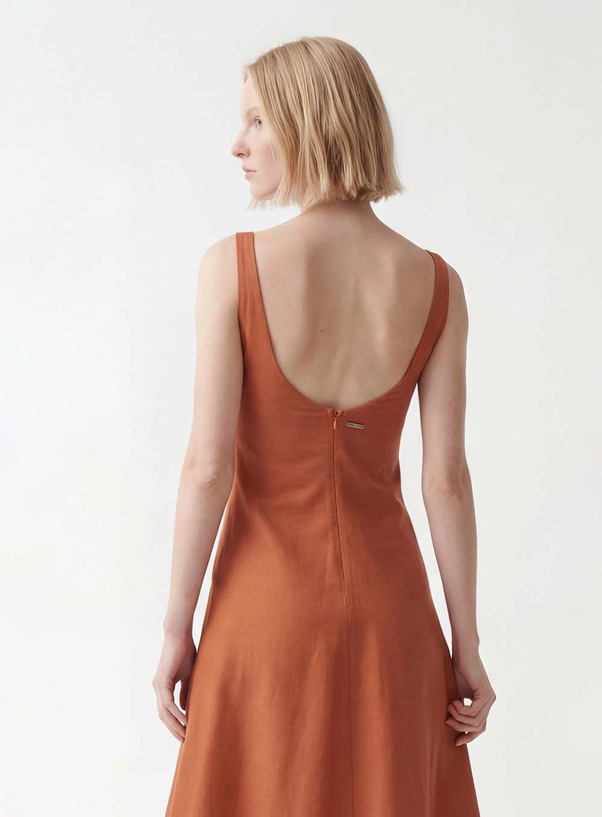 Vestido Midi Slim Com Fenda Marrom 4