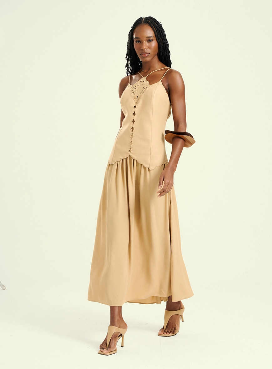 Vestido Feminino Longo Com Recorte Escalopado Bege 1