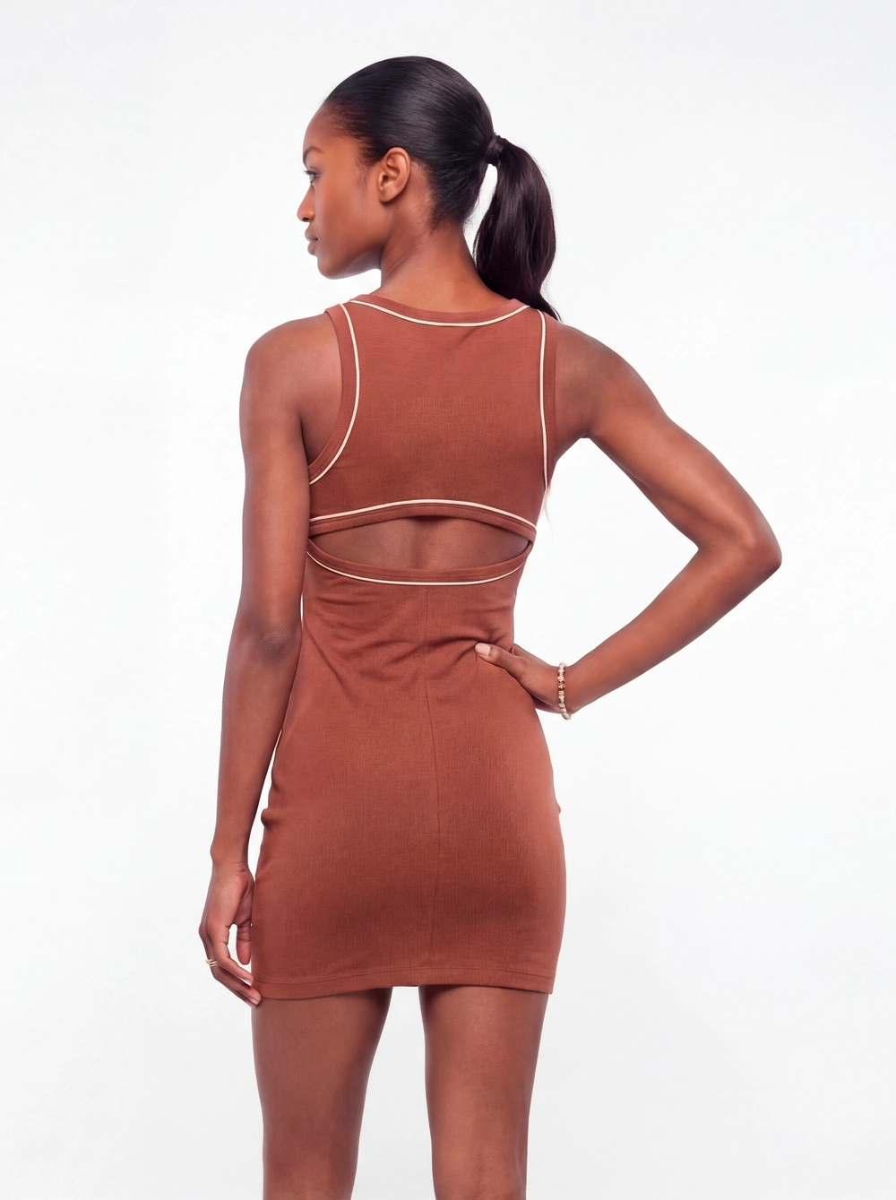 Vestido Curto Slim Com Contraste Marrom 4