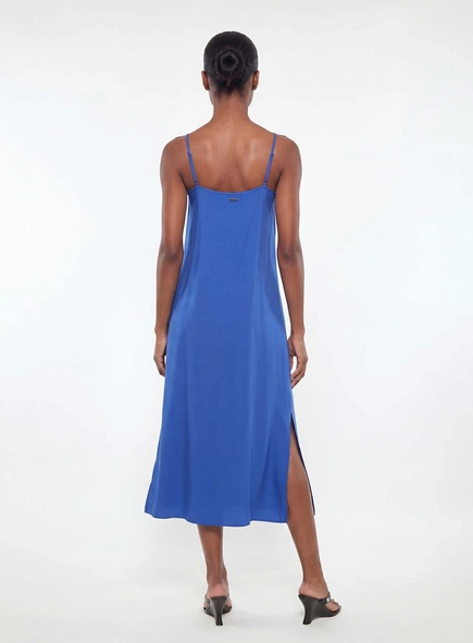 Vestido Midi Solto Com Fenda