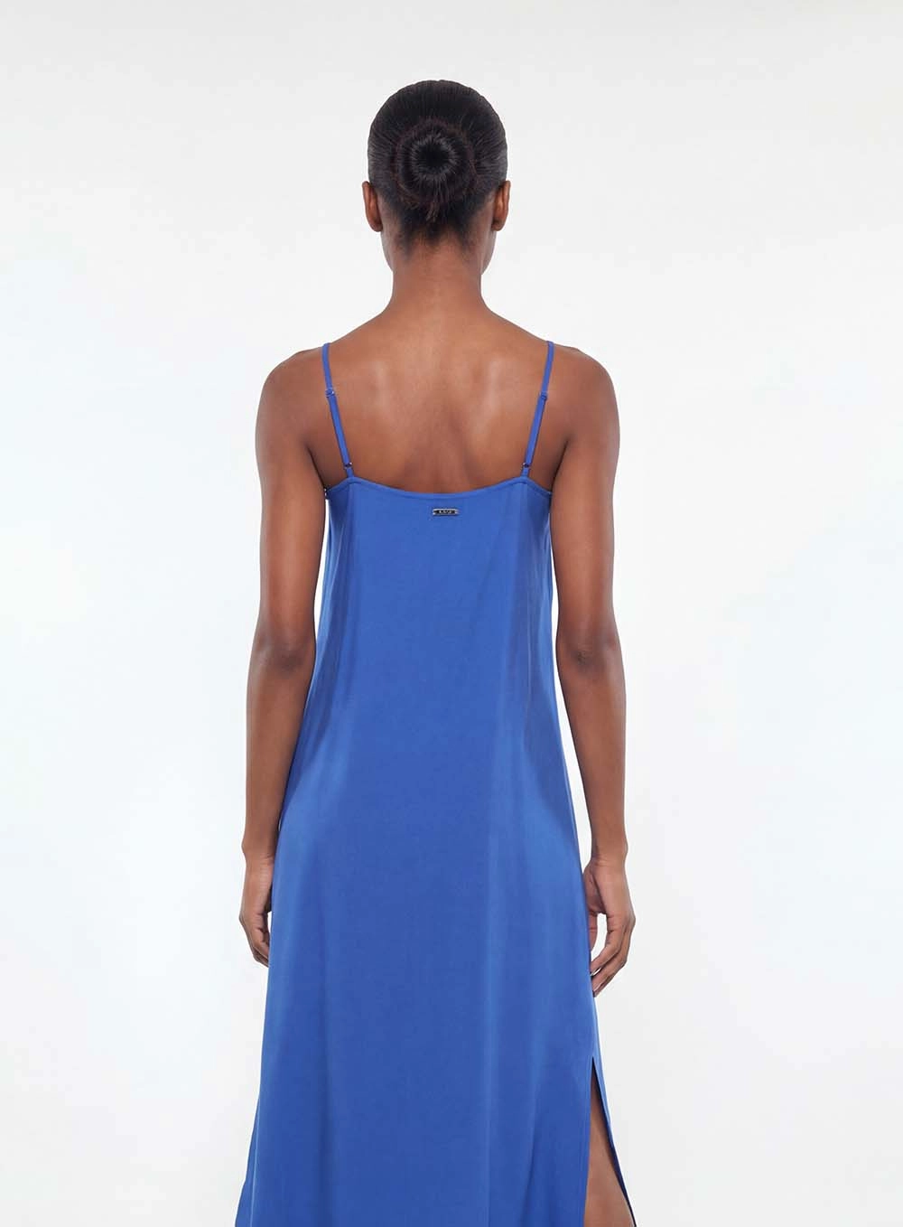 Vestido Midi Solto Com Fenda Azul 4