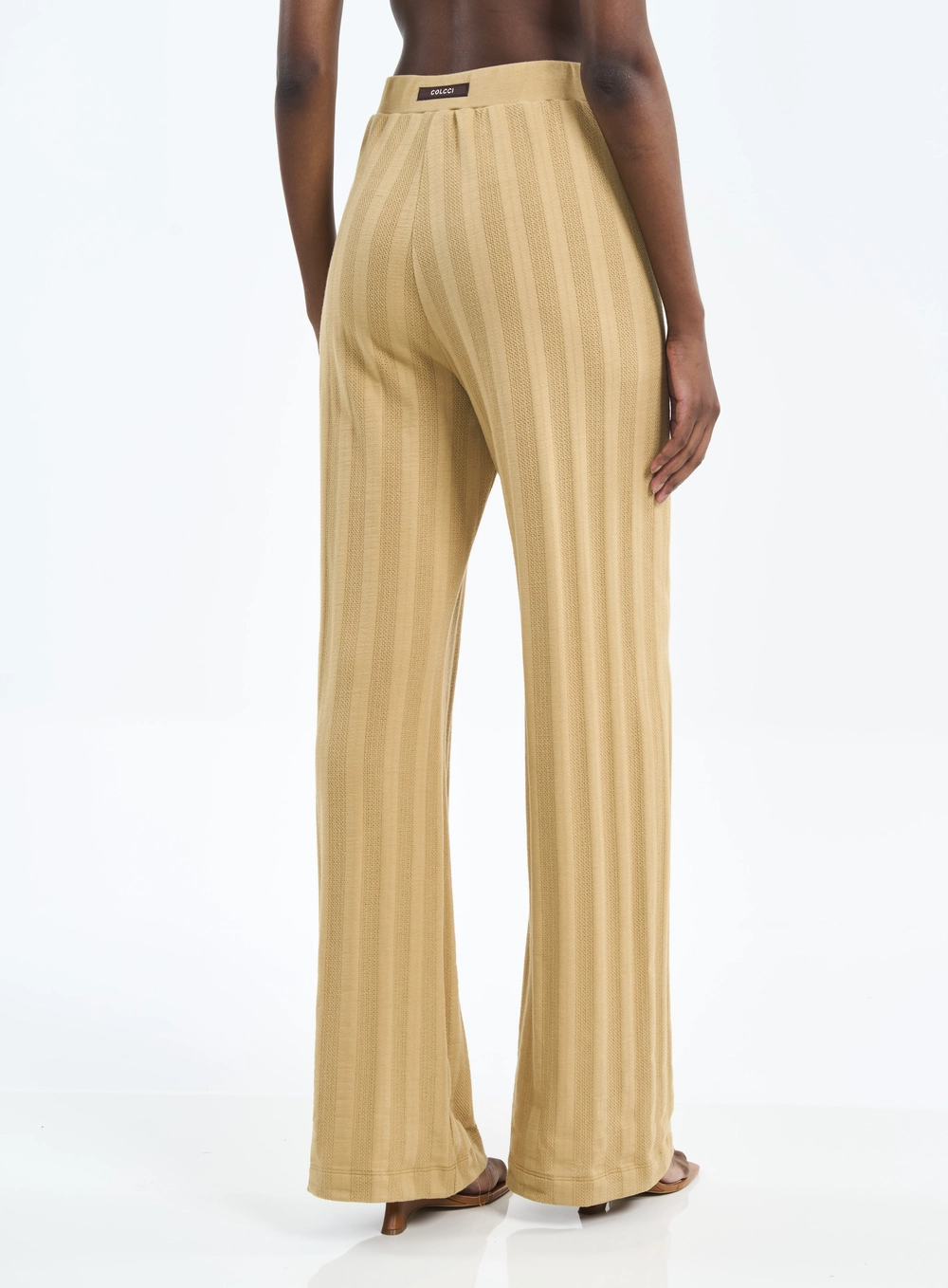 Calça Feminina Pantalona Com Textura Bege Soybean