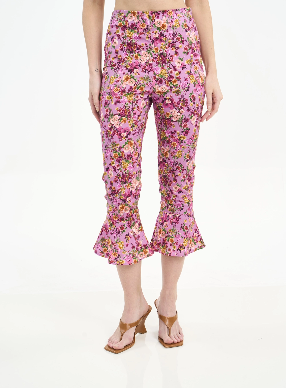 Calça Feminina Cropped Estampada Com Barra Flare Estampados