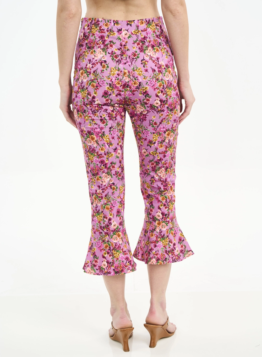Calça Feminina Cropped Estampada Com Barra Flare Estampados