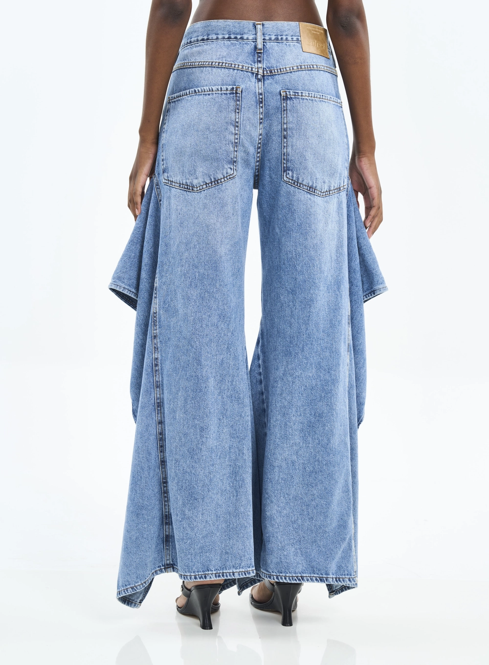 Calça Feminina Jeans Leoni Low Com Volume Índigo