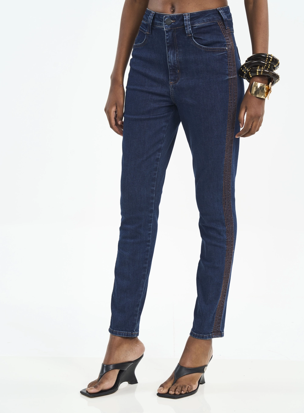 Calça Skinny Jeans Com Pespontos Contrastantes Índigo