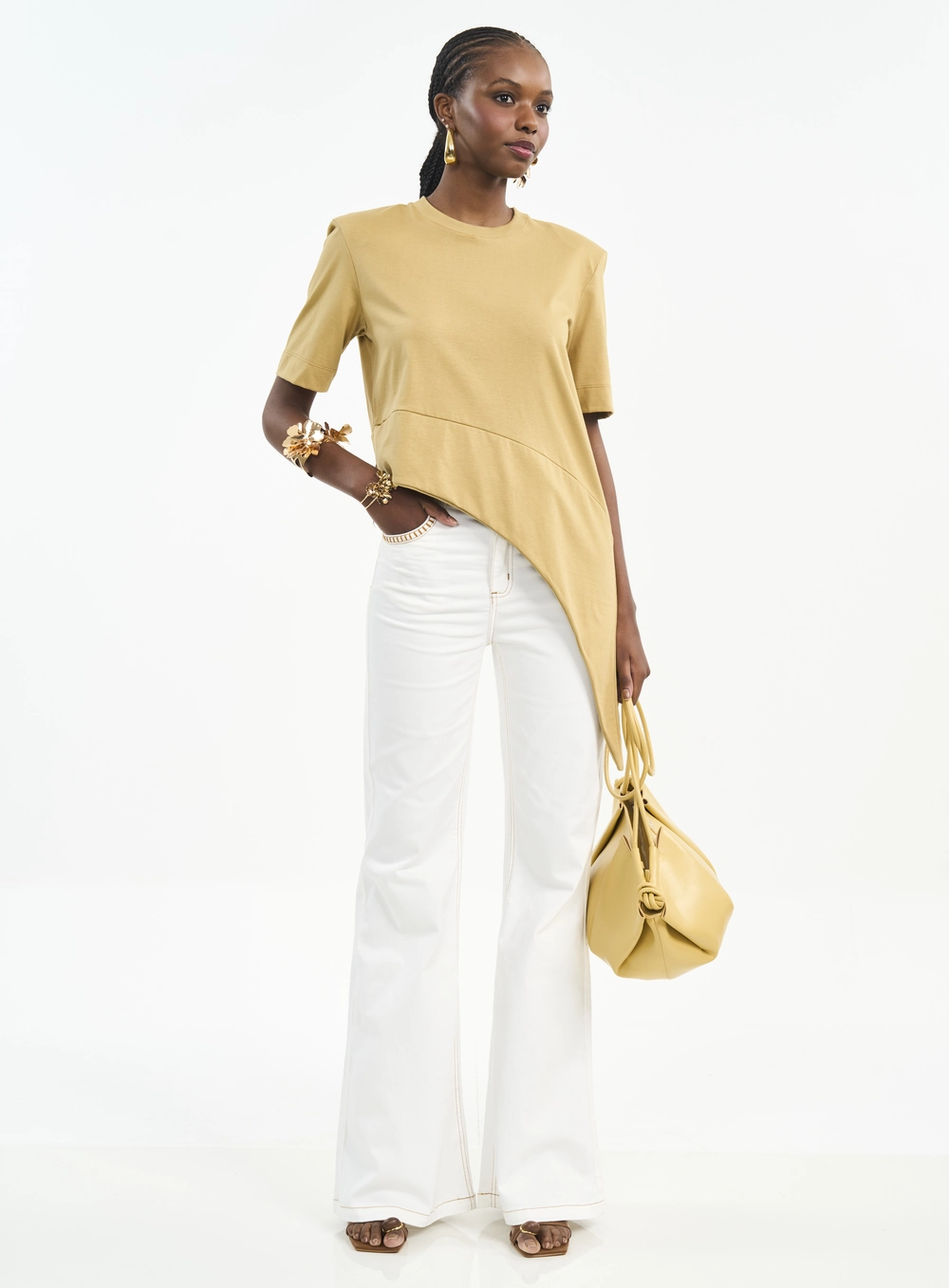 Calça Feminina Bruna Boot Cut Com Bolsos Off Shell