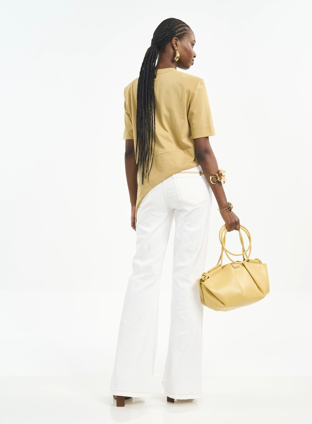 Calça Feminina Bruna Boot Cut Com Bolsos Off Shell