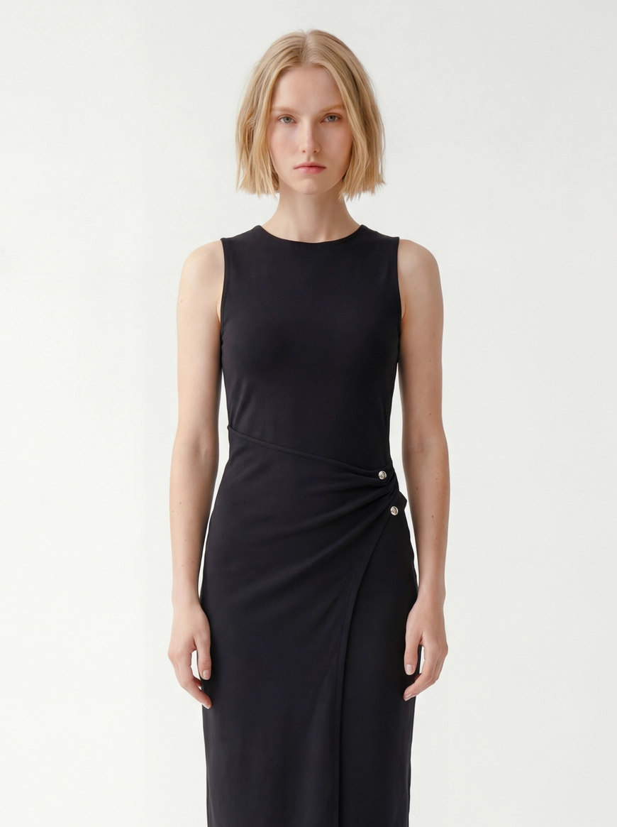 Vestido Midi Slim Com Detalhe Metal Preto 3