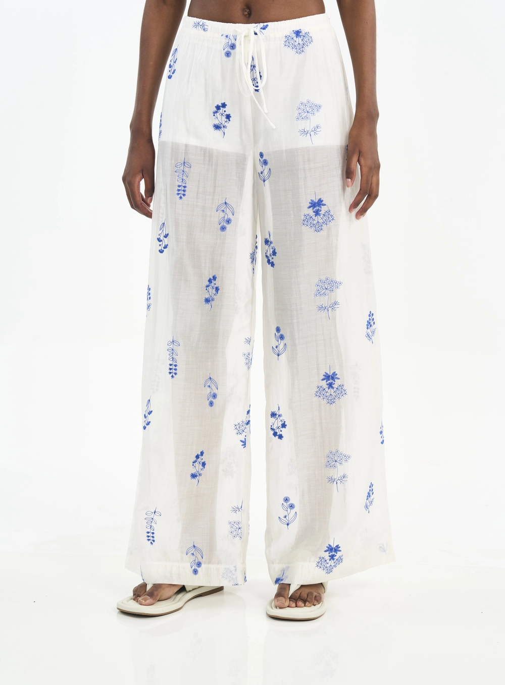 Calça Feminina Pantalona Com Bordados Estampados