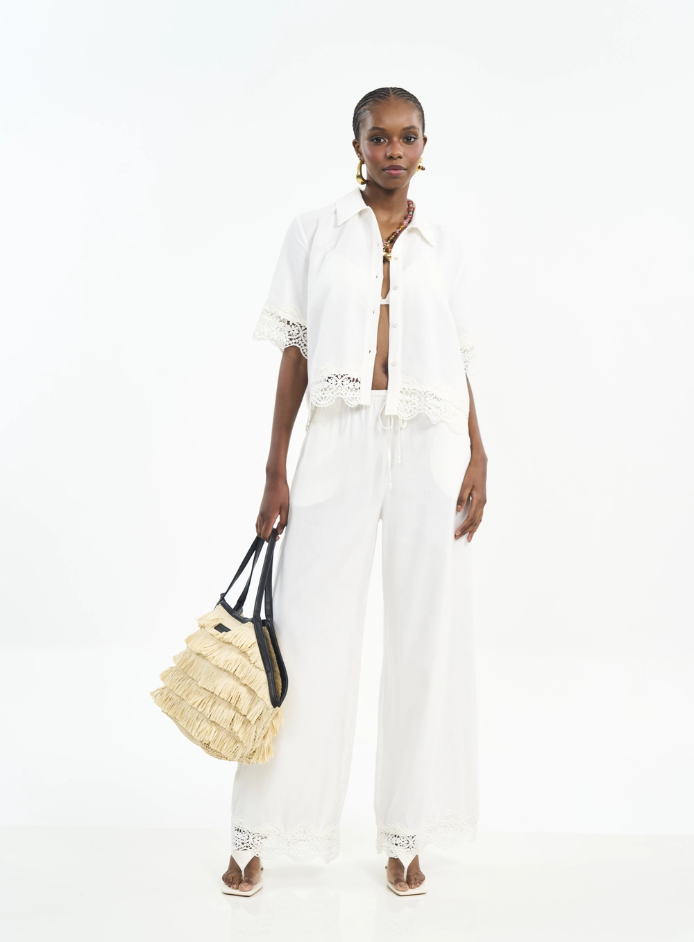 Calça Feminina Pantalona Com Amarração E Renda Off Shell