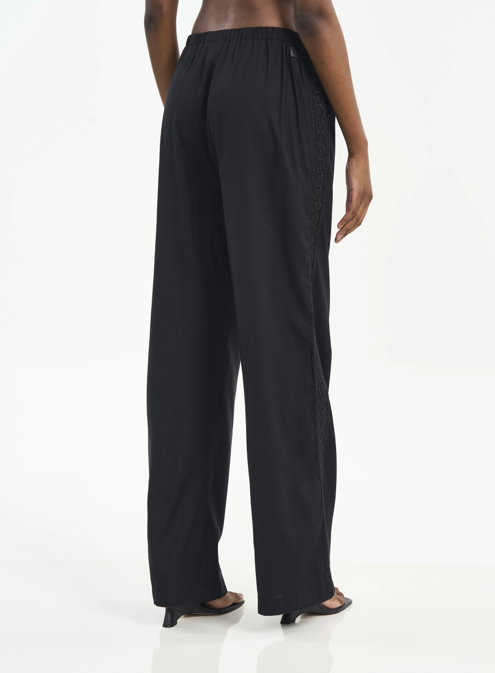 Calça Feminina Pantalona Com Amarração E Renda Preto