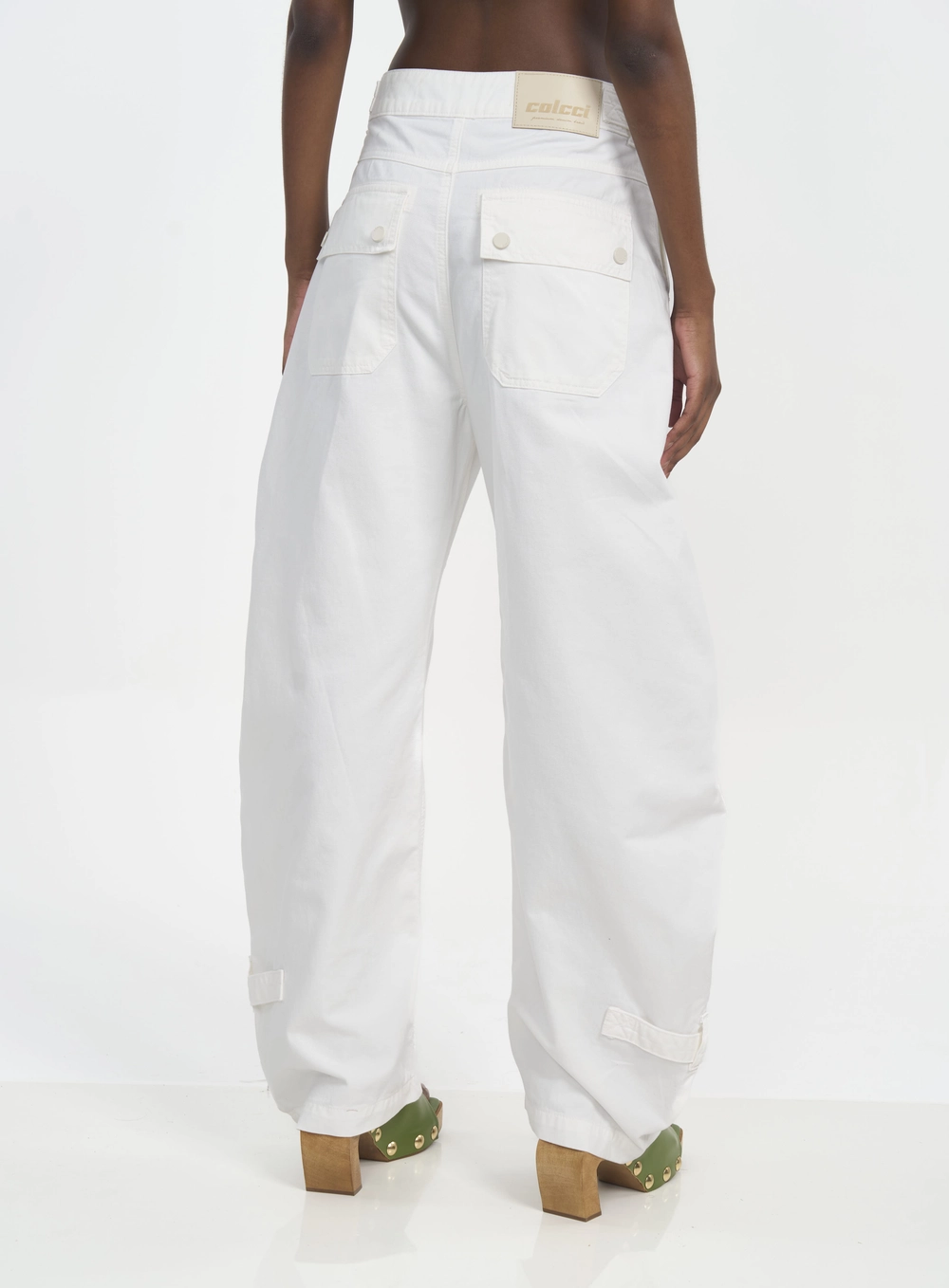 Calça Feminina Wide Leg Com Bolsos E Tiras Off Shell