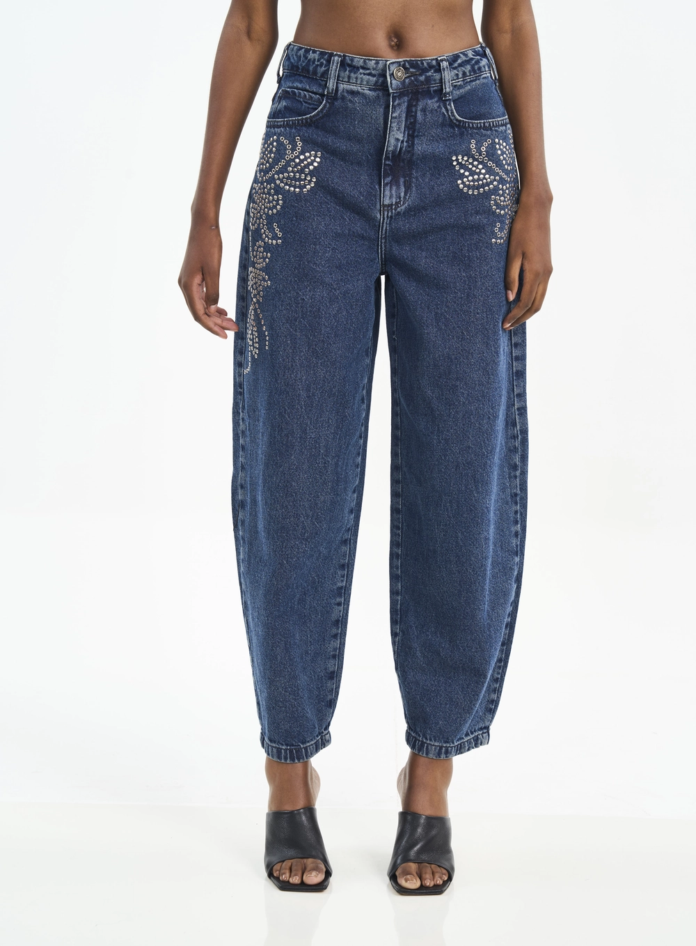 Calça Jeans Joana Barril Com Aplicação De Tachas Índigo