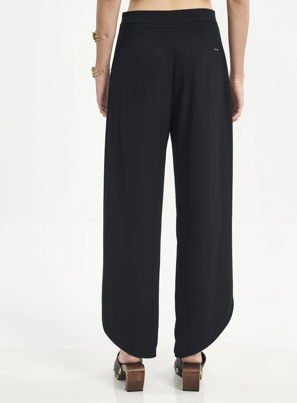Calça Feminina Com Sobreposição E Fendas Preto