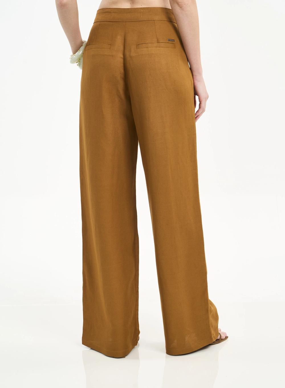 Calça Feminina Pantalona Com Bolsos Marrom