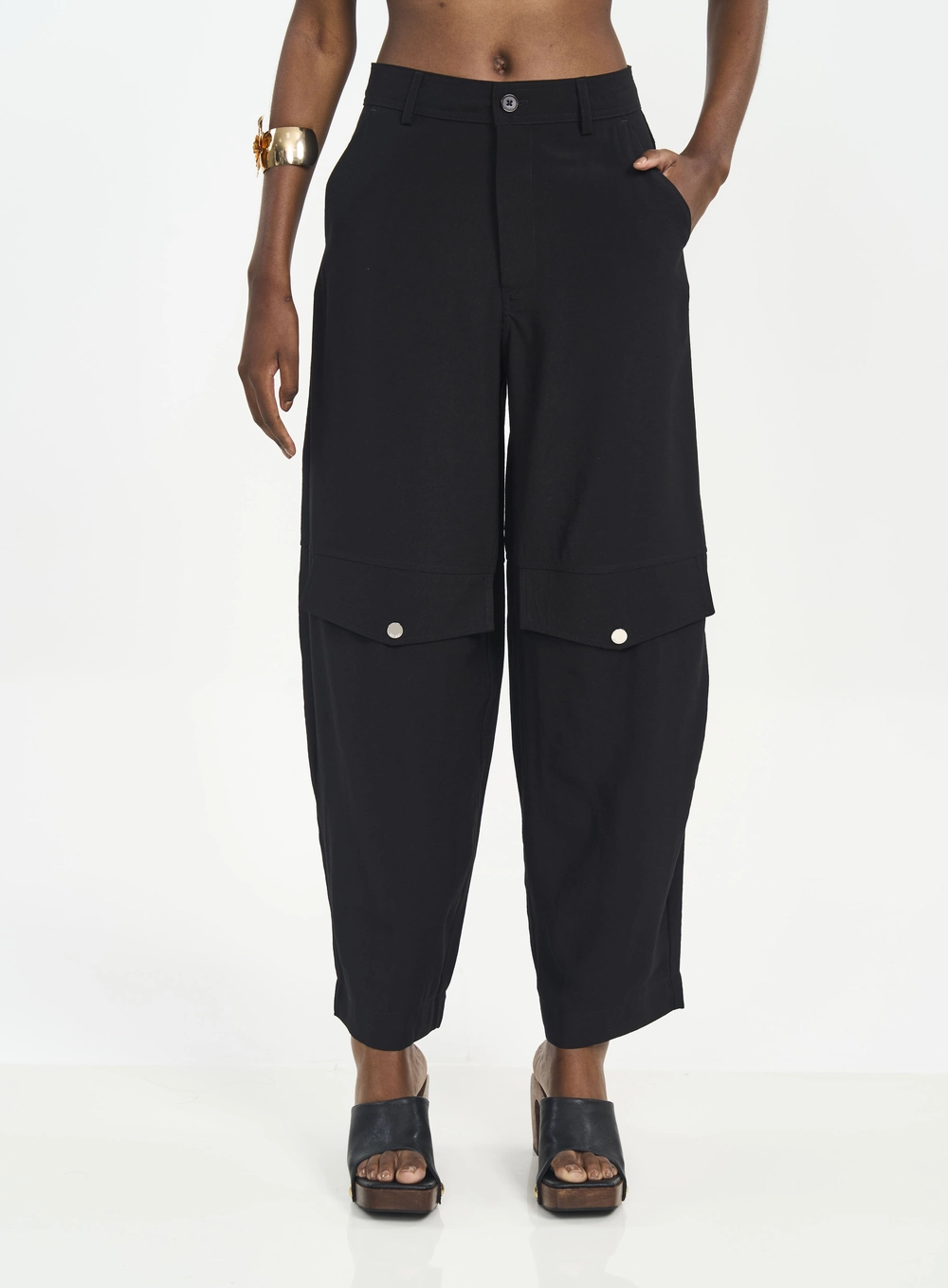Calça Feminina Cargo Com Botões Preto