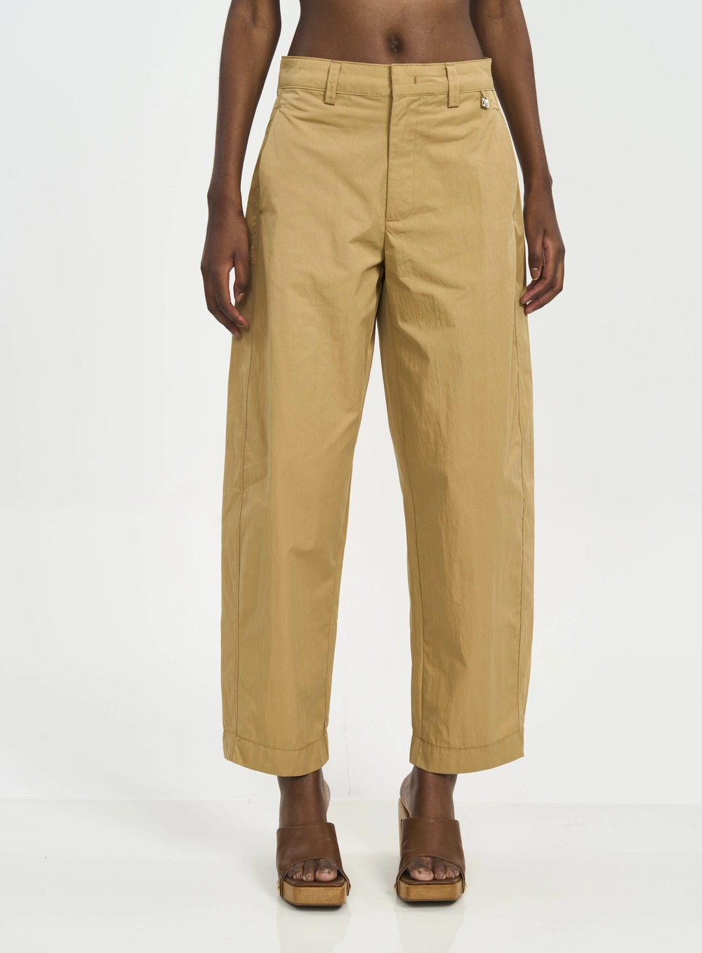Calça Feminina Com Bolsos E Lapela Bege Soybean
