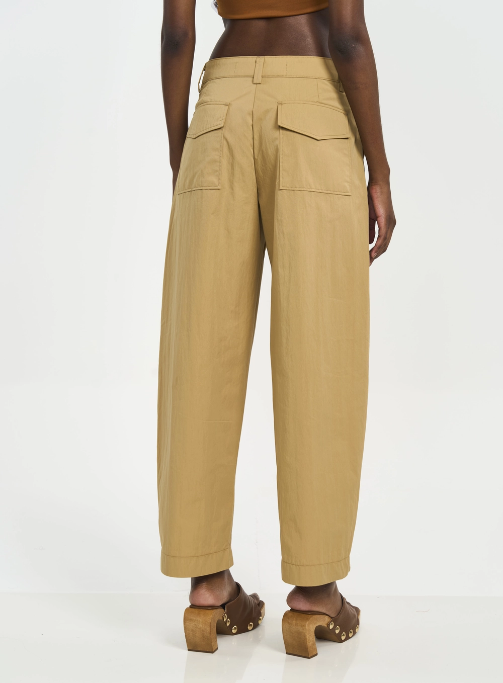 Calça Feminina Com Bolsos E Lapela Bege Soybean