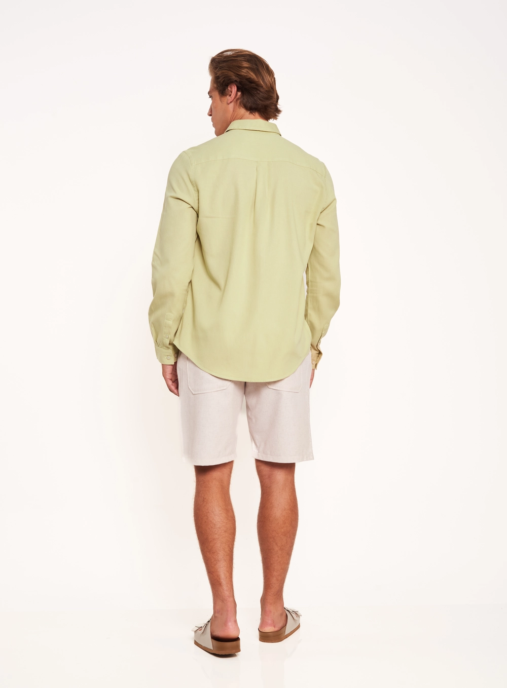 Bermuda Masculina Reta Com Bolsos Bege