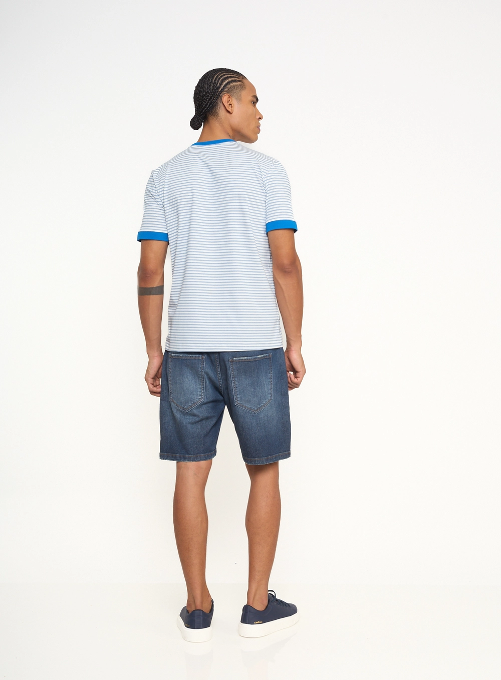 Bermuda Masculina Jeans Com Lavagem Estonada Índigo