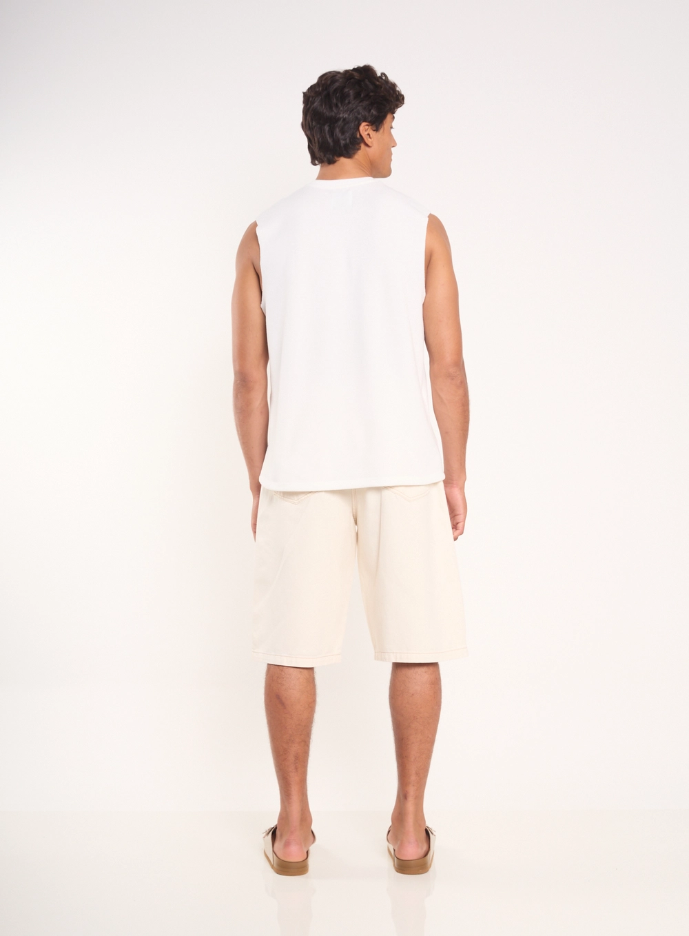 Bermuda Masculina Resort Chino Reta Off Shell
