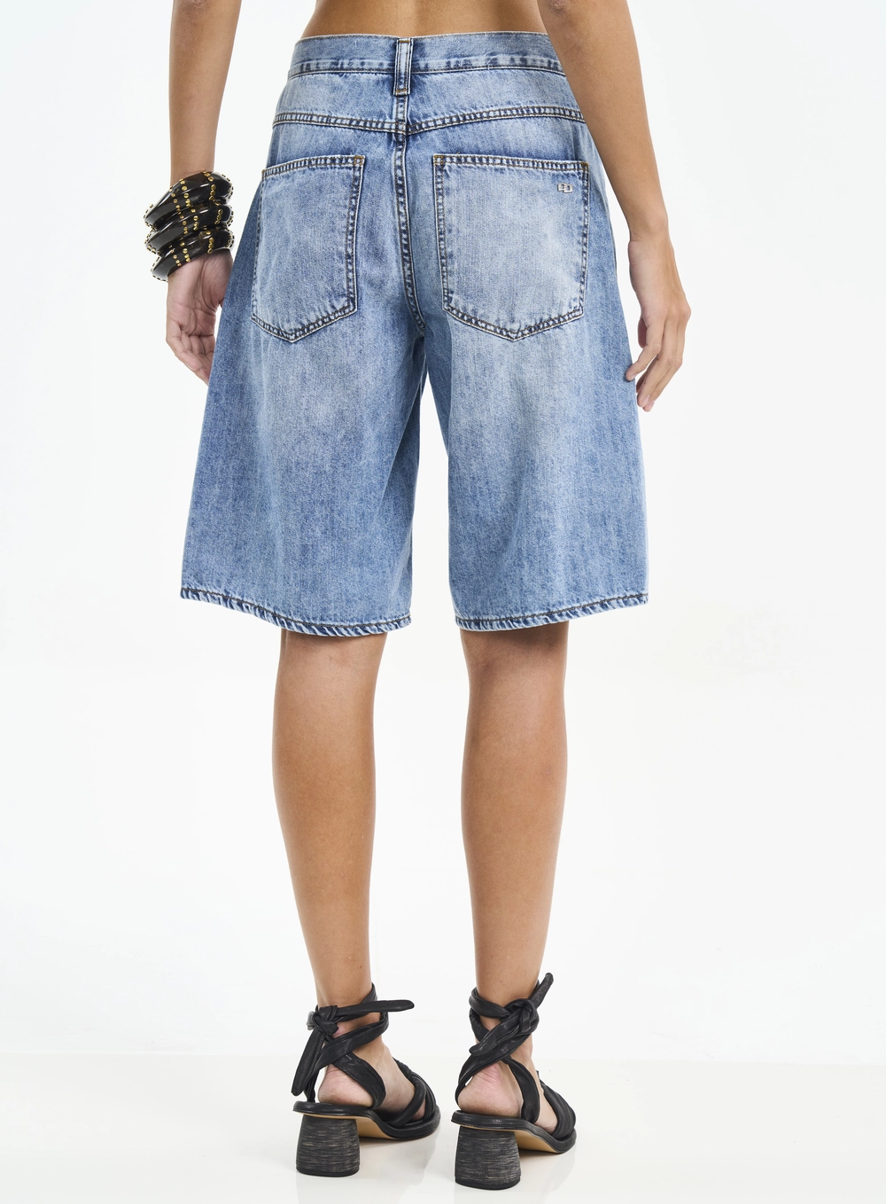 Bermuda Jeans Wide Leg Com Bolsos Índigo