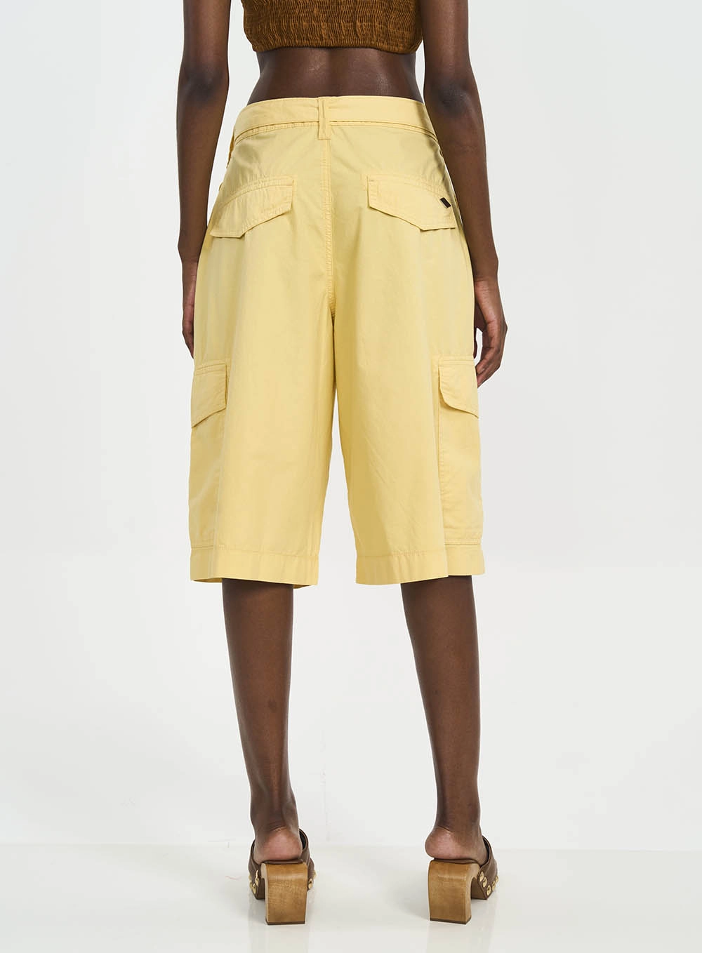Bermuda Com Bolsos Cargo E Amarração Amarelo