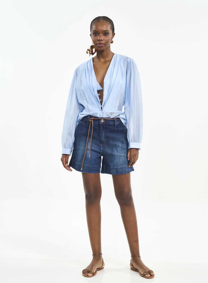 Bermuda Jeans Com Lavagem Escura E Bolsos