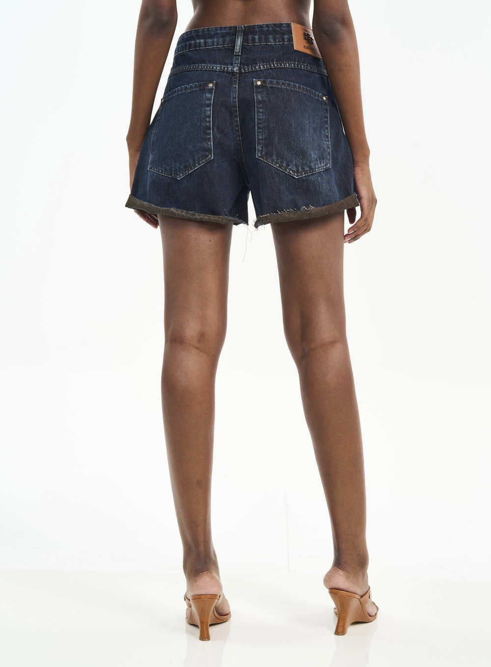 Short Jeans Jade Com Barra Dobrada E Desfiados Índigo