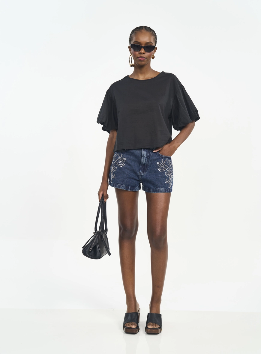 Short Jeans Jade Com Aplicação De Tachas