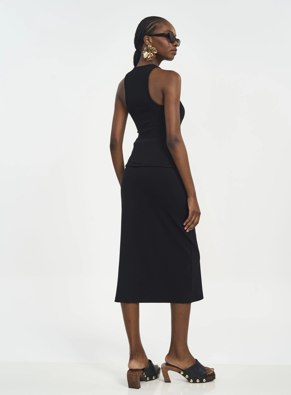 Saia Midi Com Fenda E Canelado Preto