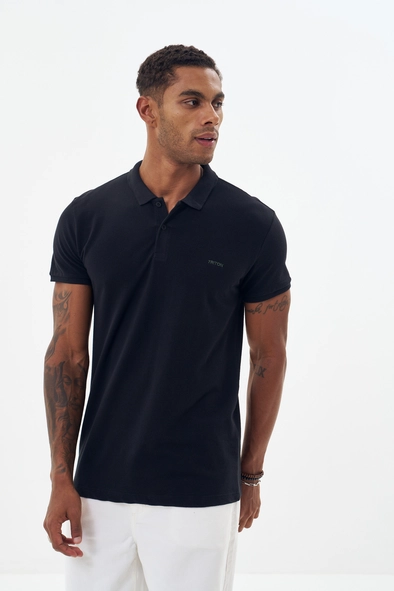 Polo Masculina Com Detalhes