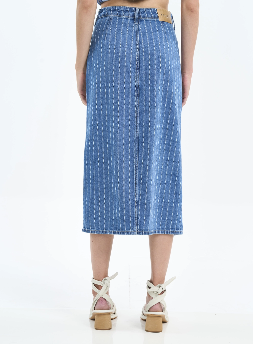 Saia Midi Com Risca De Giz E Fenda Estampados
