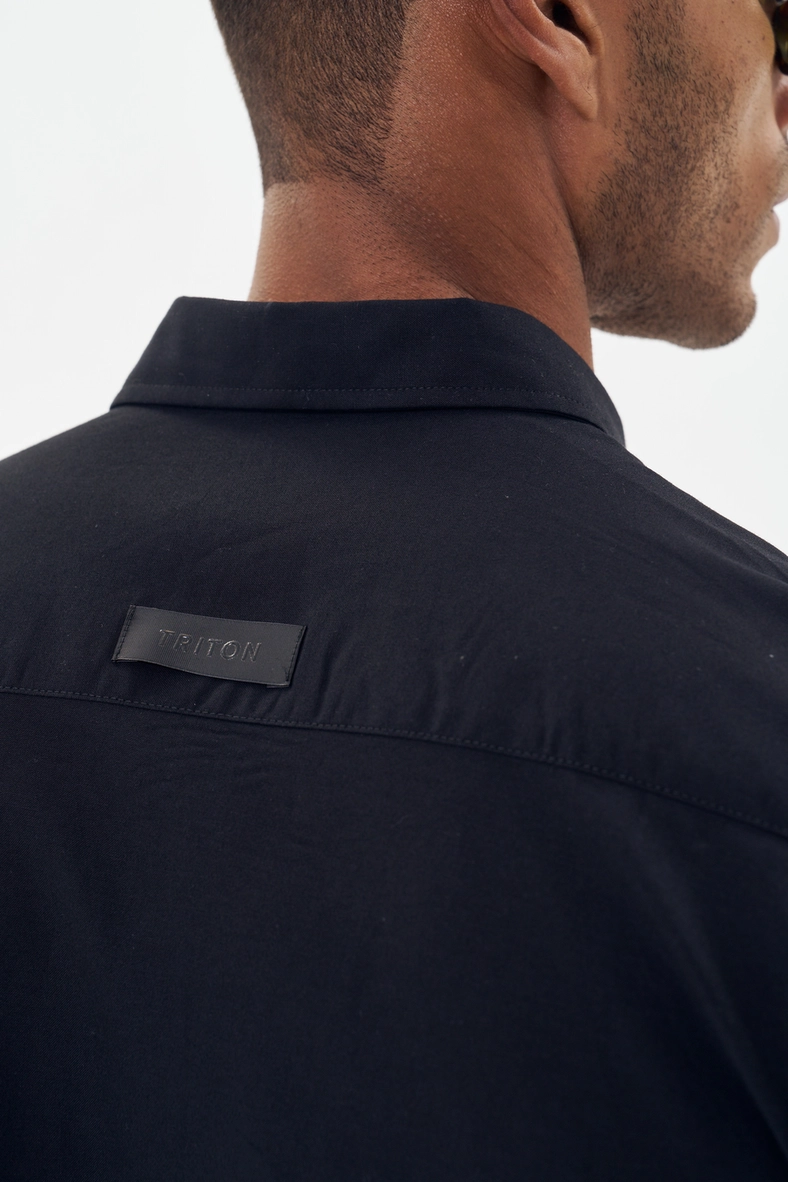 Camisa Masculina Com Botões E Gola Preto 4
