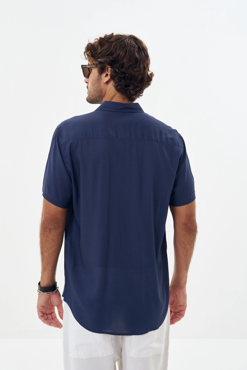 Camisa Masculina Com Gola Azul 2