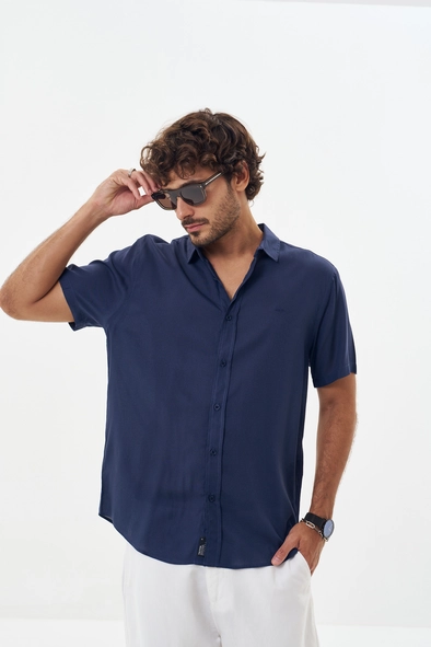 Camisa Masculina Com Gola